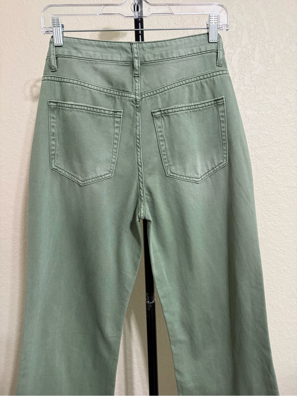 Vervet Vintage Crop Flare Distressed Jeans Army Green Size 25 NWT - Picture 8 of 13
